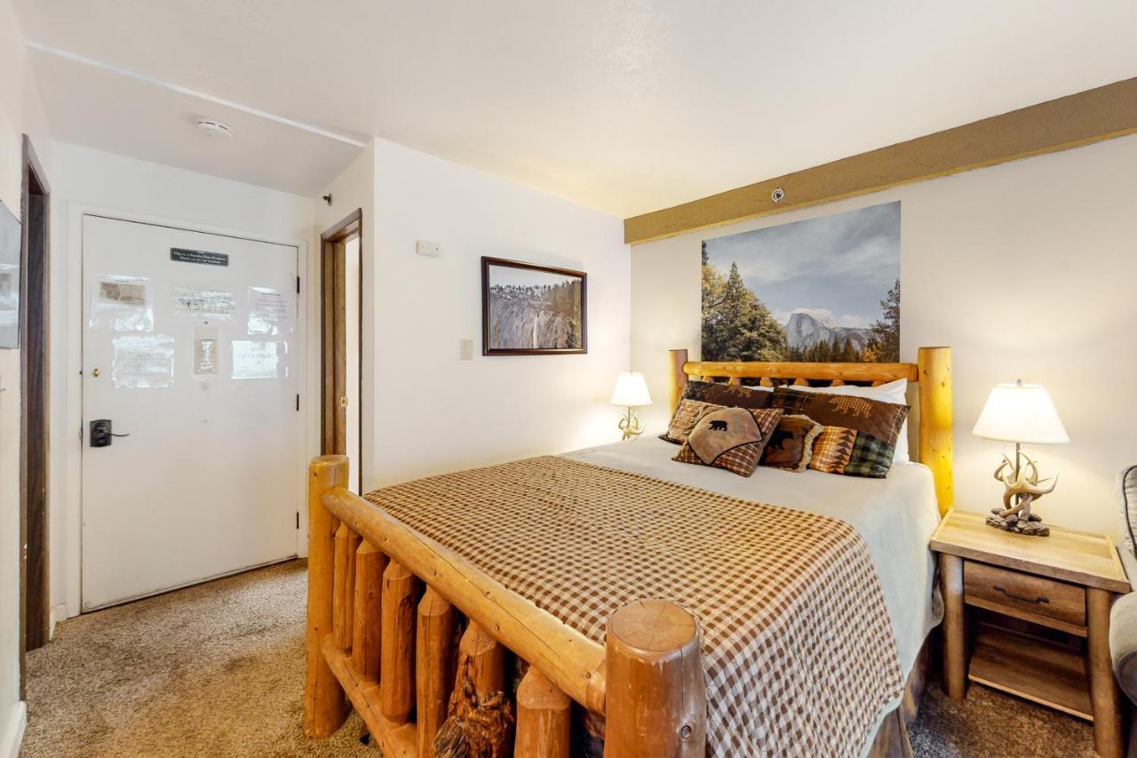 Yosemite West Condos * Yosemite West