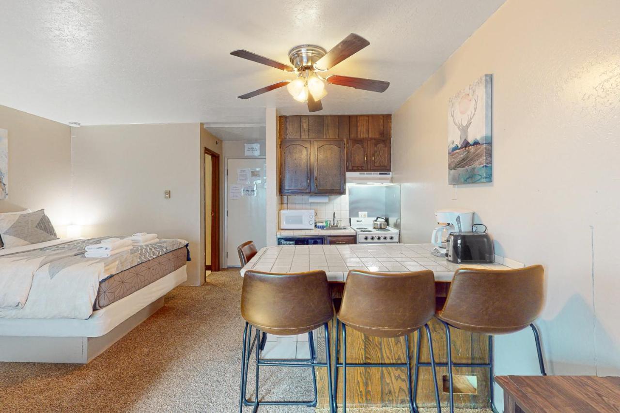 Yosemite West Condos * Yosemite West