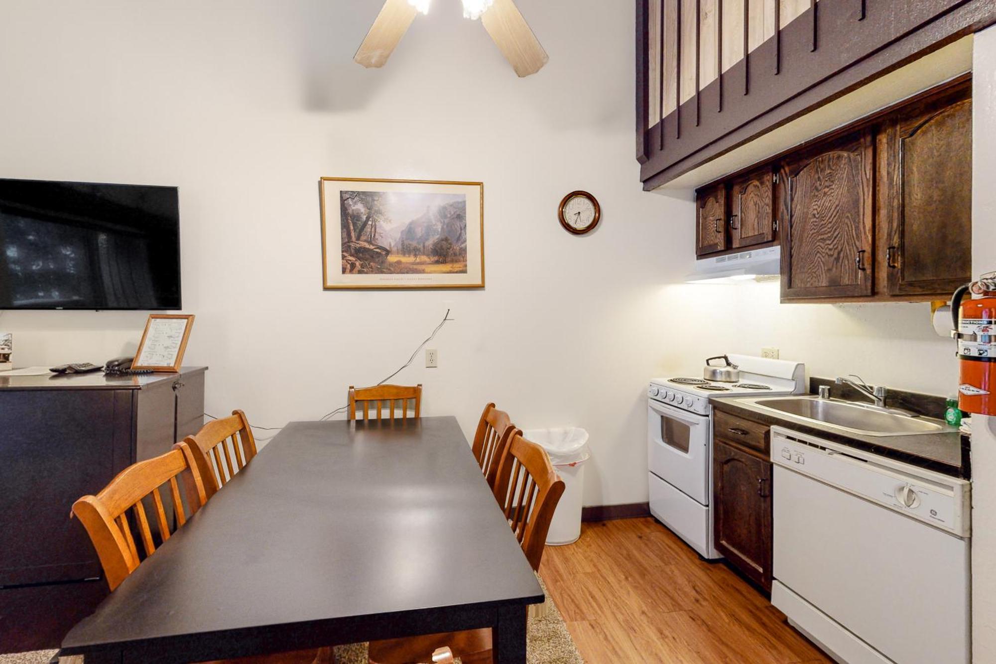 Yosemite West Condos * Yosemite West